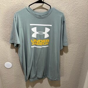 Under Armour Men's Gray T-Shirt